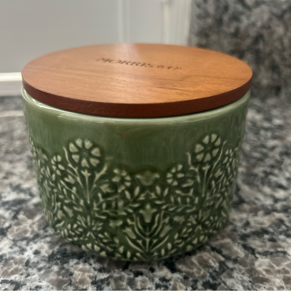 Morris and Co Candle 11oz Oud Scent Ceramic Jar Wooden Lid Single wick